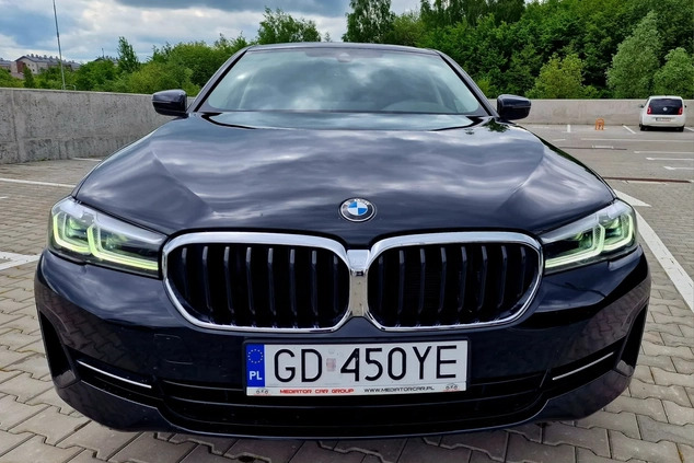 BMW Seria 5 cena 159900 przebieg: 29000, rok produkcji 2021 z Gdańsk małe 121